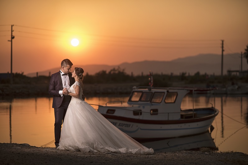 Young  bride and groom outdoor photoshoot